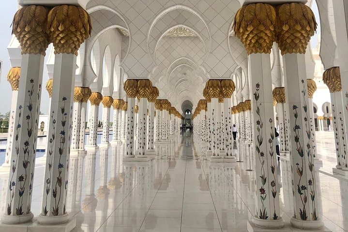 Dubai to Abu Dhabi Private Day Tour with Japanese Guide — Sheikh Zayed, Heritage Village & Yas Island photo 5