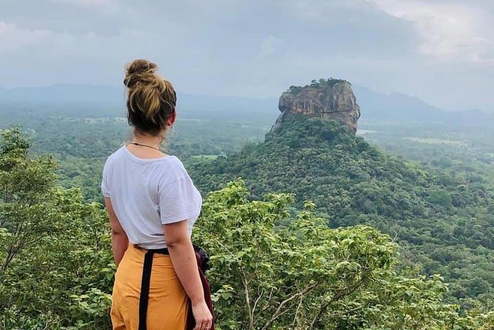 Chic Island 10-Day Sri Lanka Tour: Culture, Wildlife & Coastal Escape photo 3