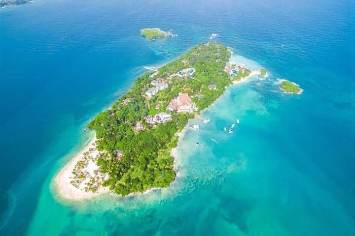 Cayo Levantado (Bacardi Island) Day Trip: Boat Transfer, Snorkeling & Beach Lunch in Samaná photo 2