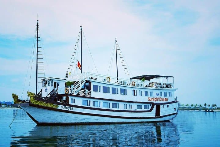 Halong Bay Boutique Cruise: 2-Day Kayaking, Swimming & Caving Adventure