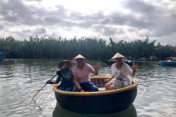 Hoi An Coconut Basket-Boat & Ancient Town Lantern Tour photo 3