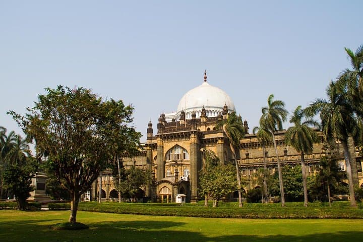Ancient Caves, Forts, Taj & Temples: 14-Day India Expedition from Mumbai