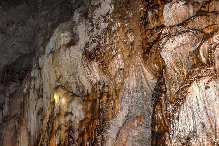 Explore Puerto Princesa Underground River: Private 4 km Cave Boat Tour with Lunch photo 4