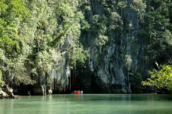 Explore Puerto Princesa Underground River: Private 4 km Cave Boat Tour with Lunch photo 6