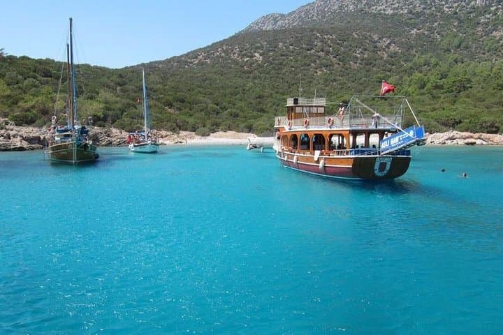 Kusadasi Boat Trip: Bays, Snorkeling & Views to Samos photo 2