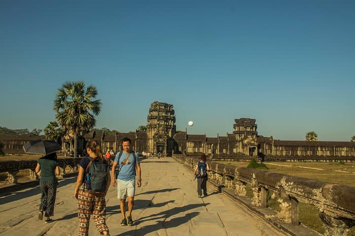 Sunrise to Sunset: 5-Day Angkor Wat & Tonle Sap Private Tour from Siem Reap photo 2