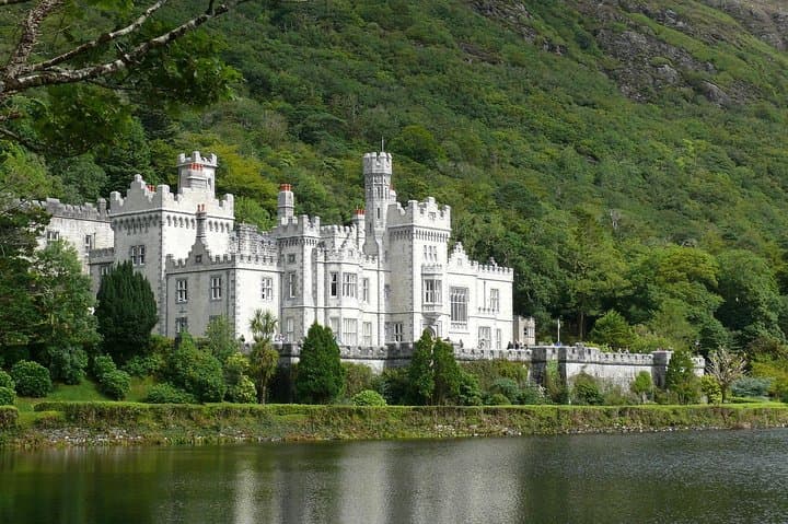 4-Day Blarney, Ring of Kerry, Cliffs of Moher & Connemara Rail Tour from Dublin