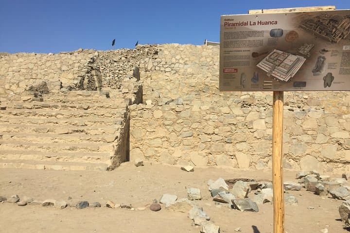 Caral and Lomas de Lachay: Full-Day Culture & Fog-Driven Hike from Lima photo 4