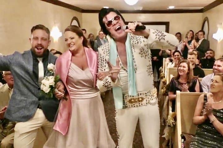 Elvis-Themed-Wedding-at-Graceland-Wedding-Chapel-Las-Vegas photo 2