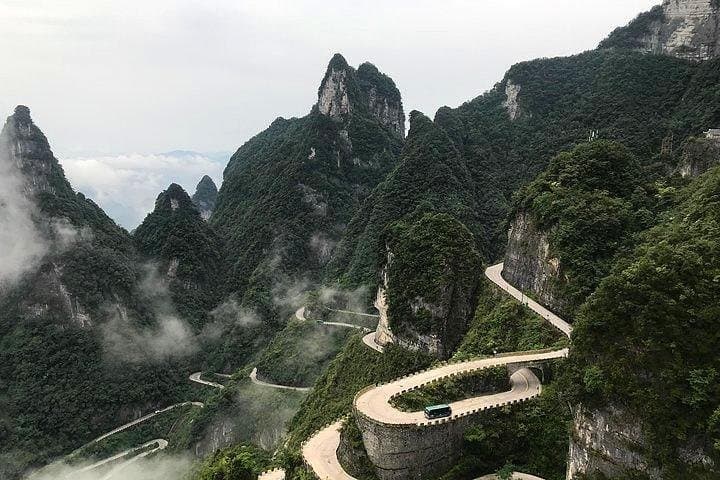 5-Day Zhangjiajie Ultimate Tour: Glass Bridge, Tianmen & Avatar Peaks