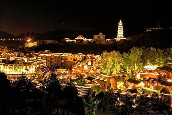 Overnight-Getaway-to-Gubei-Water-Town-and-Simatai-Great-Wall-with-Hot-Springs photo 4