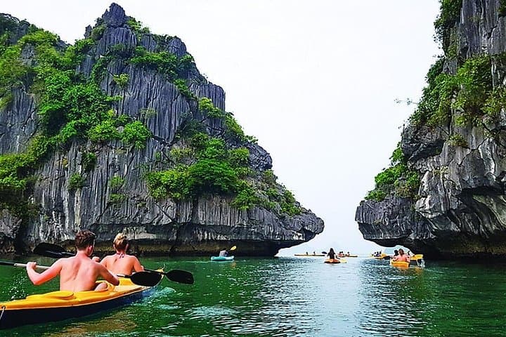 2-Day Luxury Ha Long & Lan Ha Bay Cruise from Hanoi with Kayaking photo 5