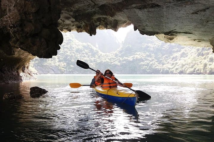 2-Day Luxury Ha Long & Lan Ha Bay Cruise from Hanoi with Kayaking photo 6