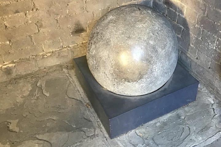 Castles, Crusaders, Communists and Courts - London Historical Walking Tour photo 2