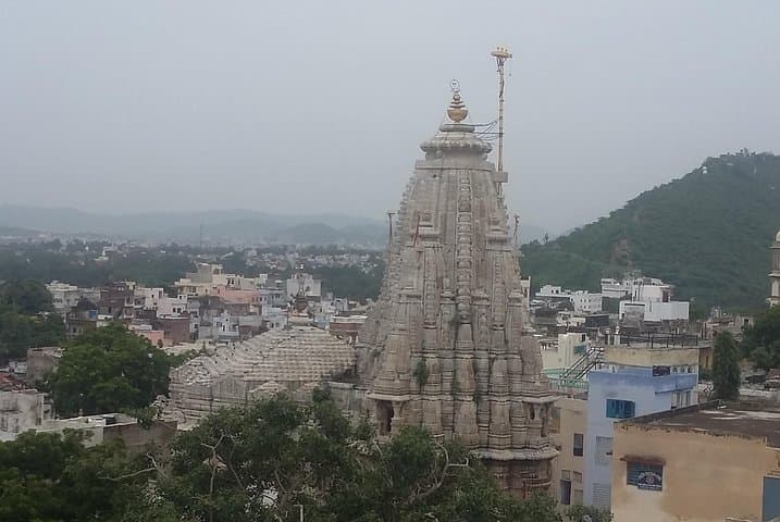Udaipur Walking Tour: City Palace, Jagdish Temple & Heritage Ghats photo 6
