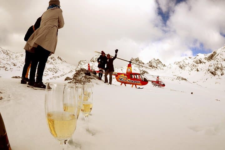 Helicopter Flight Over the Great Lakes of Tierra del Fuego: Andes Lagoons & Glaciers photo 4