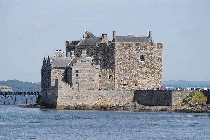 Outlander Day Tour: Walk in Jamie and Claire’s Footsteps from Glasgow