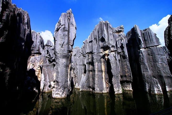 Five-Day Kunming & Luoping: Canola Fields, Stone Forest and Nine-Dragon Waterfall photo 6
