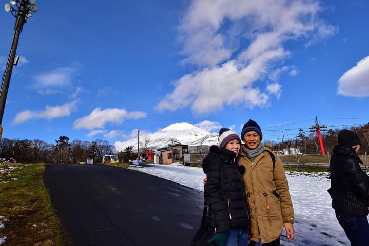 Mt. Fuji Strawberry Picking and Beginner Snow Day Trip from Tokyo photo 4