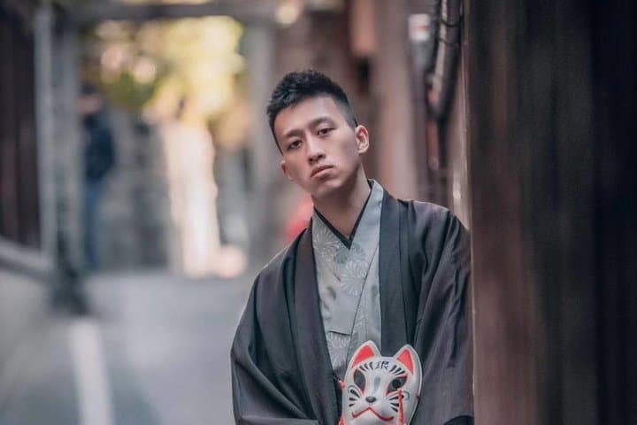 Men's Traditional Kimono Experience in Kyoto: Dress, Walk, Photograph photo 4