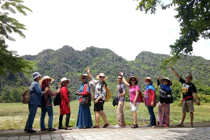 Private Day Trip from Hanoi to Tam Coc, Mua Cave & Hoa Lu photo 2