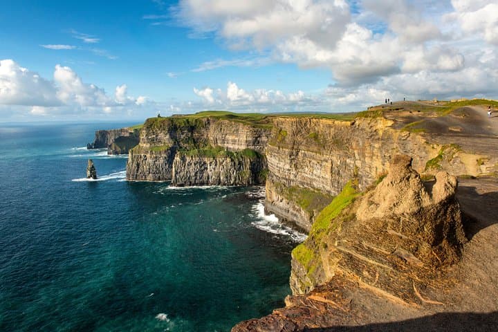 3-Day Rail Tour from Dublin to Cliffs of Moher, Connemara & Aran Islands