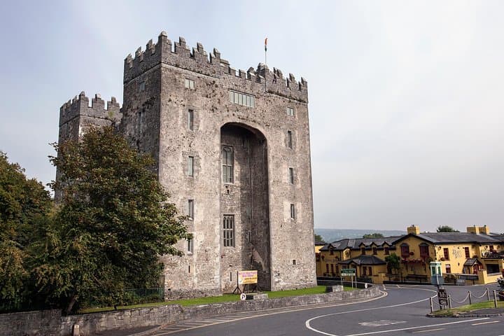 Dublin to Cliffs of Moher, Burren & Bunratty Castle Rail Day Trip