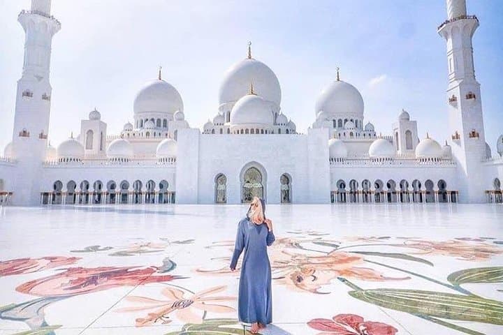 Sheikh Zayed Grand Mosque Abu Dhabi Private SUV City Tour from Dubai