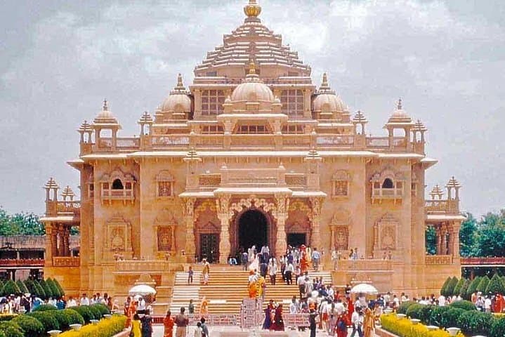 Private Day Tour from Jaipur to New Delhi — Humayun's Tomb, Qutb Minar & Lotus Temple photo 2