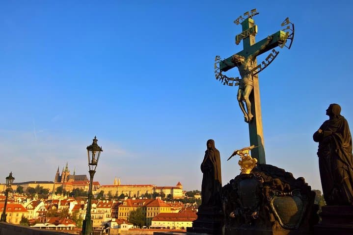 Old Town Prague Walking Tour with Vltava Boat Ride photo 2