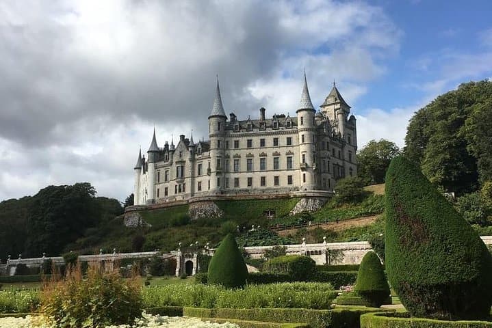 Dunrobin Castle and Highland Distillery Day Trip from Invergordon