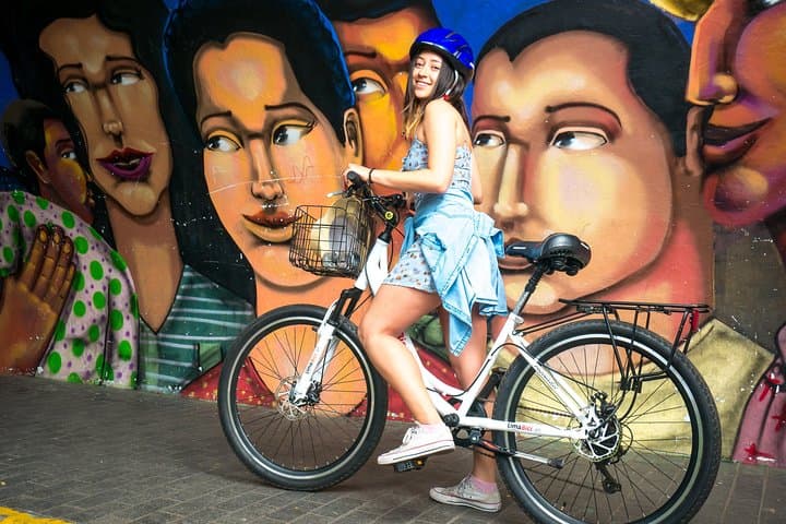 Miraflores Bike Tour with 5-Step Peruvian Food Tasting photo 2