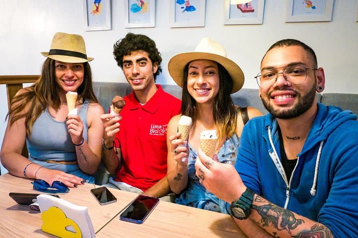 Miraflores Bike Tour with 5-Step Peruvian Food Tasting photo 4