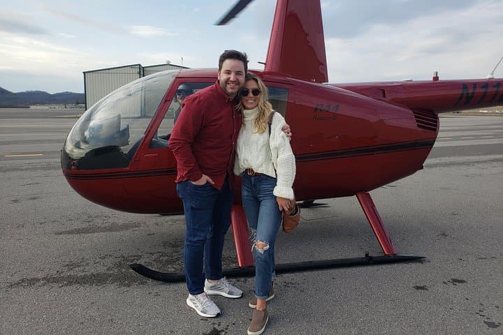 Short Helicopter Tour Over Downtown Nashville — Music City Skyline Flight photo 4