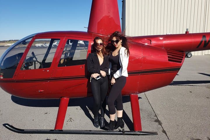 Short Helicopter Tour Over Downtown Nashville — Music City Skyline Flight photo 2