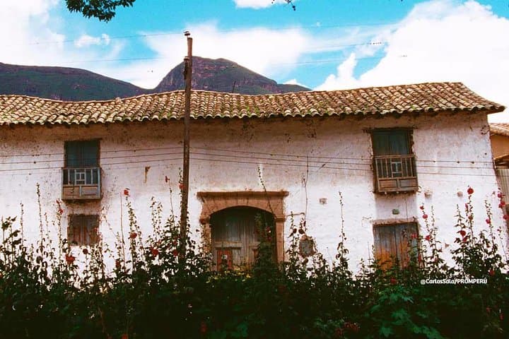 Sacred Valley Full-Day from Cusco: Pisac, Ollantaytambo & Chinchero photo 2