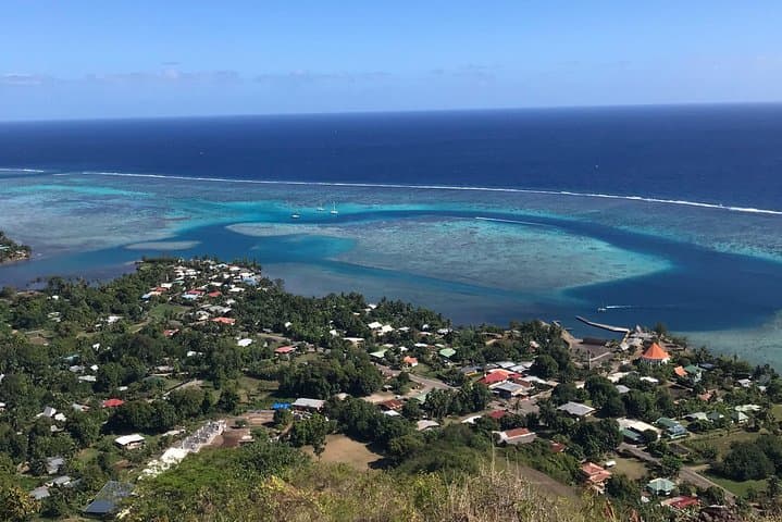 Moorea 4x4 Safari: Belvedere Lookout, Magic Mountain, and Opunohu Valley Highlights photo 4