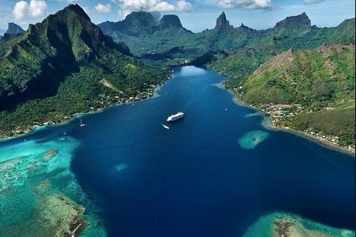 Moorea 4x4 Safari: Belvedere Lookout, Magic Mountain, and Opunohu Valley Highlights photo 3