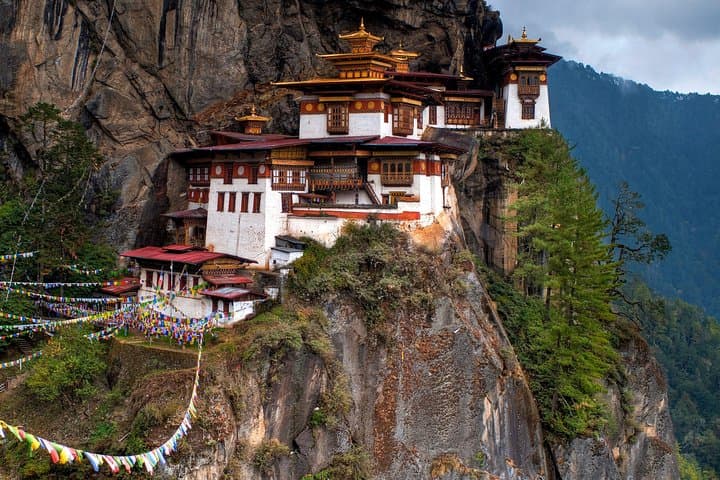 Bhutan Highlights Tour: 8-Day Cultural & Scenic Adventure Including Tiger's Nest