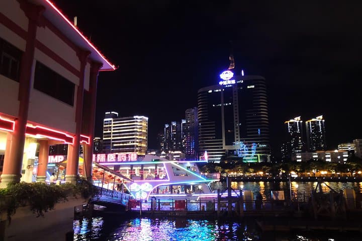 Pearl River Night Cruise with Cantonese Opera in Guangzhou photo 3