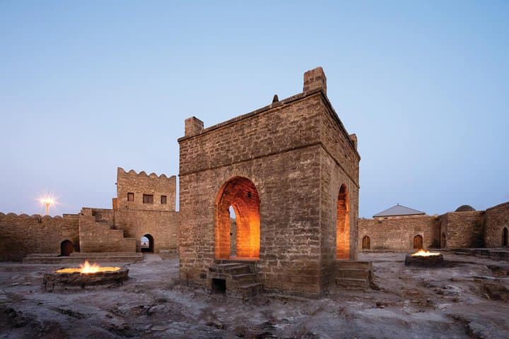 Baku’s Fire and Stone: Gobustan, Mud Volcanoes, Ateshgah & Yanardag Full-Day Tour