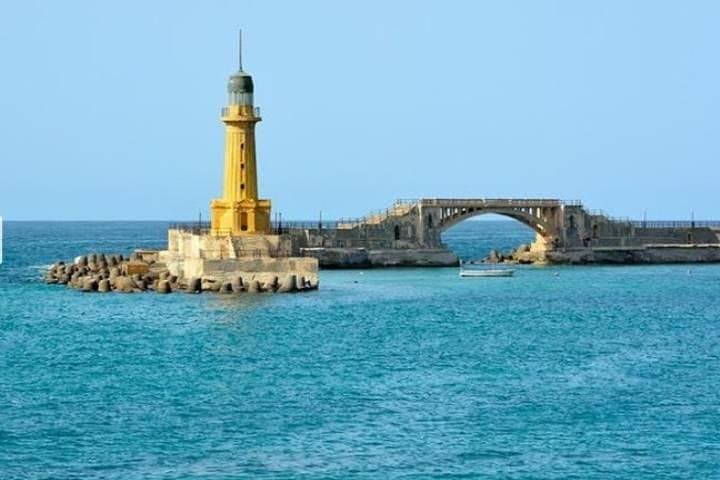 Private Custom Day Tour from Cairo to Alexandria — Qaitbay, Kom El-Shuqafa & Pompey's Pillar