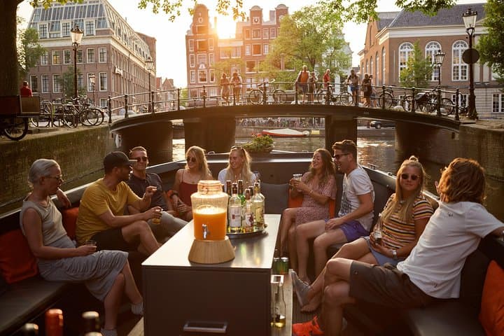 Amsterdam Canal Cruise: Luxury 60-Minute Highlights Tour photo 2