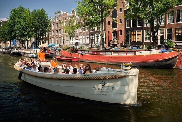 Amsterdam Canal Cruise: Luxury 60-Minute Highlights Tour photo 3