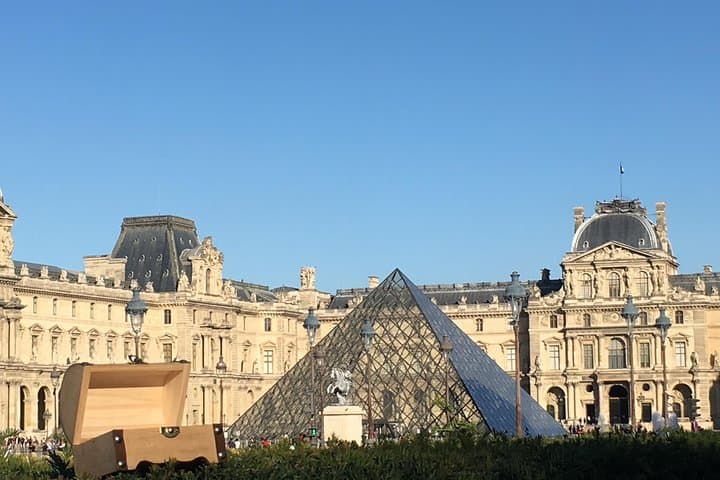Paris Treasure Hunt Along the Seine: From Louvre to Eiffel Tower photo 3