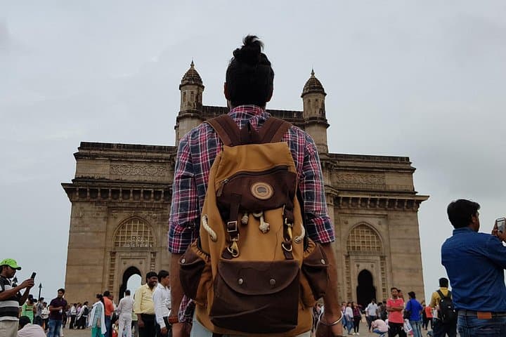 Mumbai in 4 Hours: Gateway of India, Mani Bhavan, Dhobi Ghat & Local Train photo 2