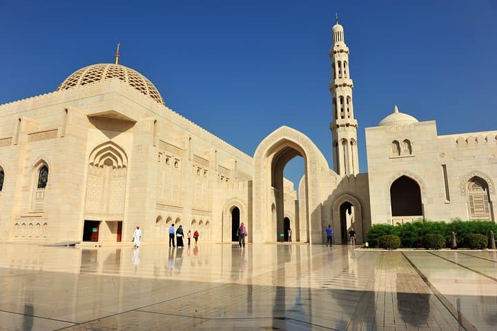 Grand Mosque & Wahiba Sands: Private Day Trip from Muscat