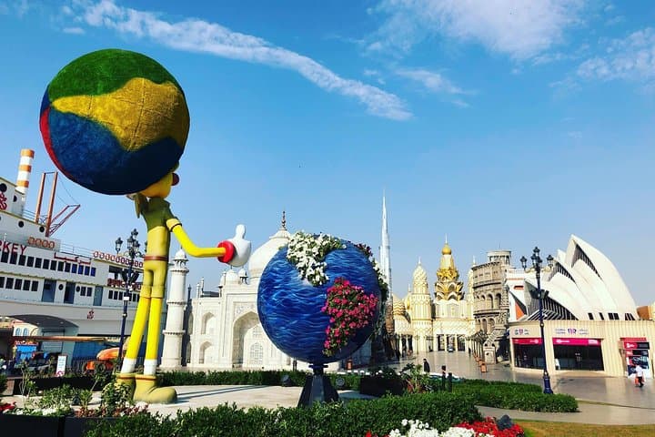 Ultimate Abu Dhabi Day Tour: Grand Mosque, Corniche & Global Village