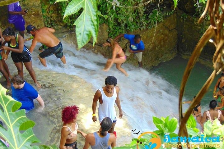 Climb Dunn's River Falls & Explore Ocho Rios — Practical Guide to Jamaica's Waterfall Adventure photo 4