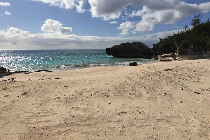 Exploring Bermuda’s Top Beaches: A Day-Long Coastal Adventure photo 2
